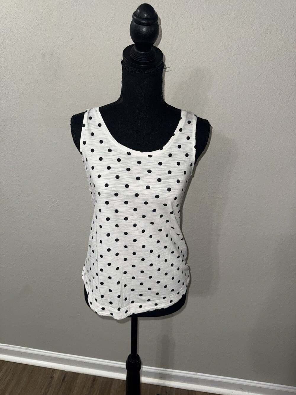 Chicos Womens Tank Top Size 00 XS White Black Polka Dot Knit Scoop Neck